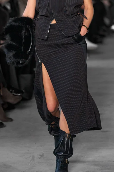 Look 64